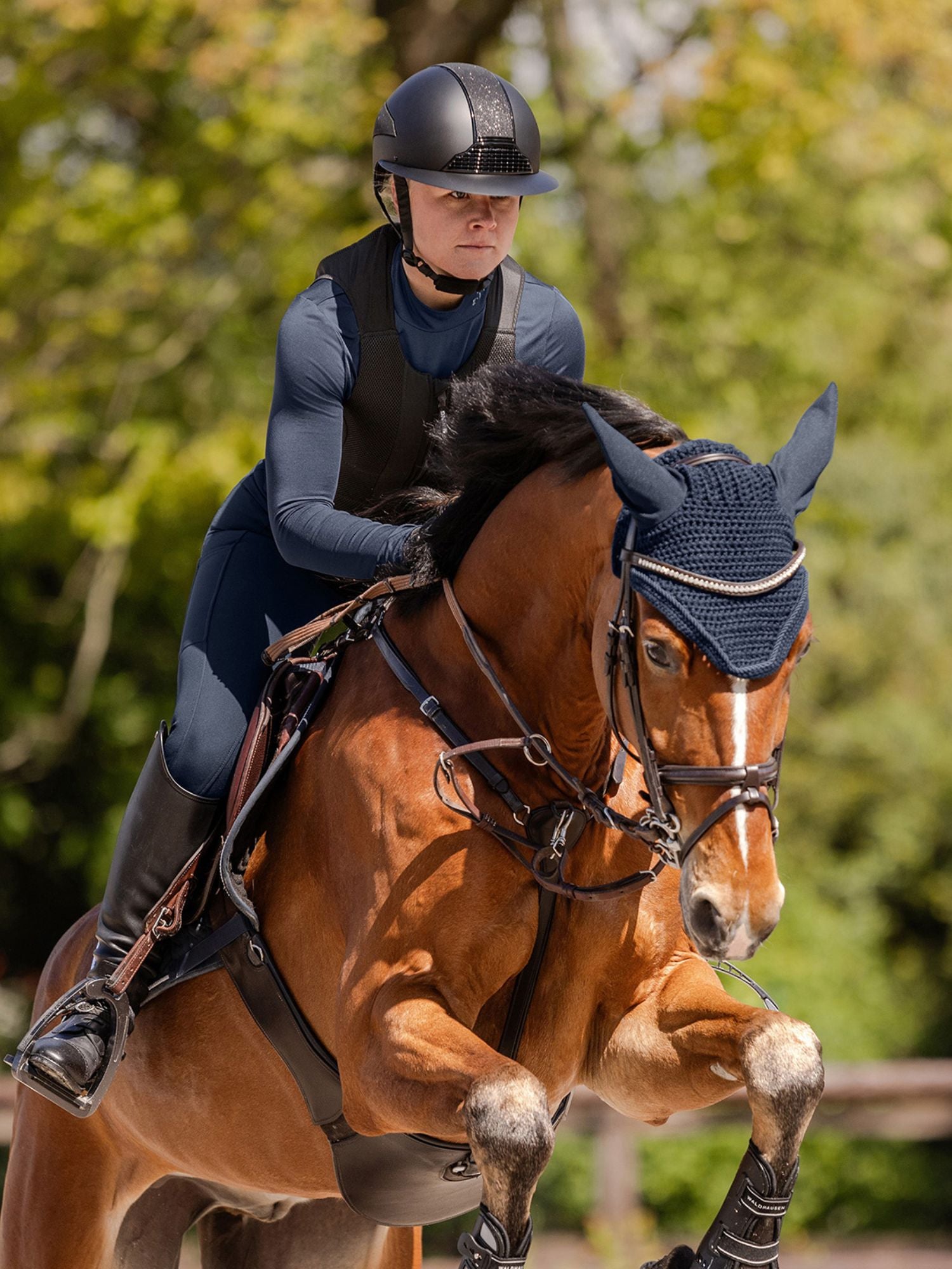 Swing Back Protector P24 Pro Svart