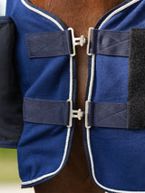 Fleecetäcke Med Silverfläta Marin/Silver