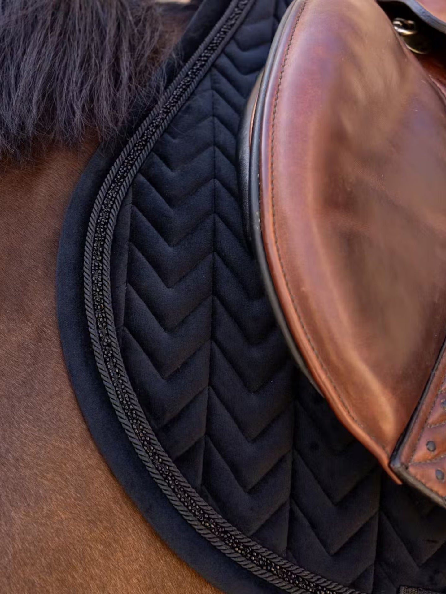 Hoppschabrak Velvet Mini Pearls Svart