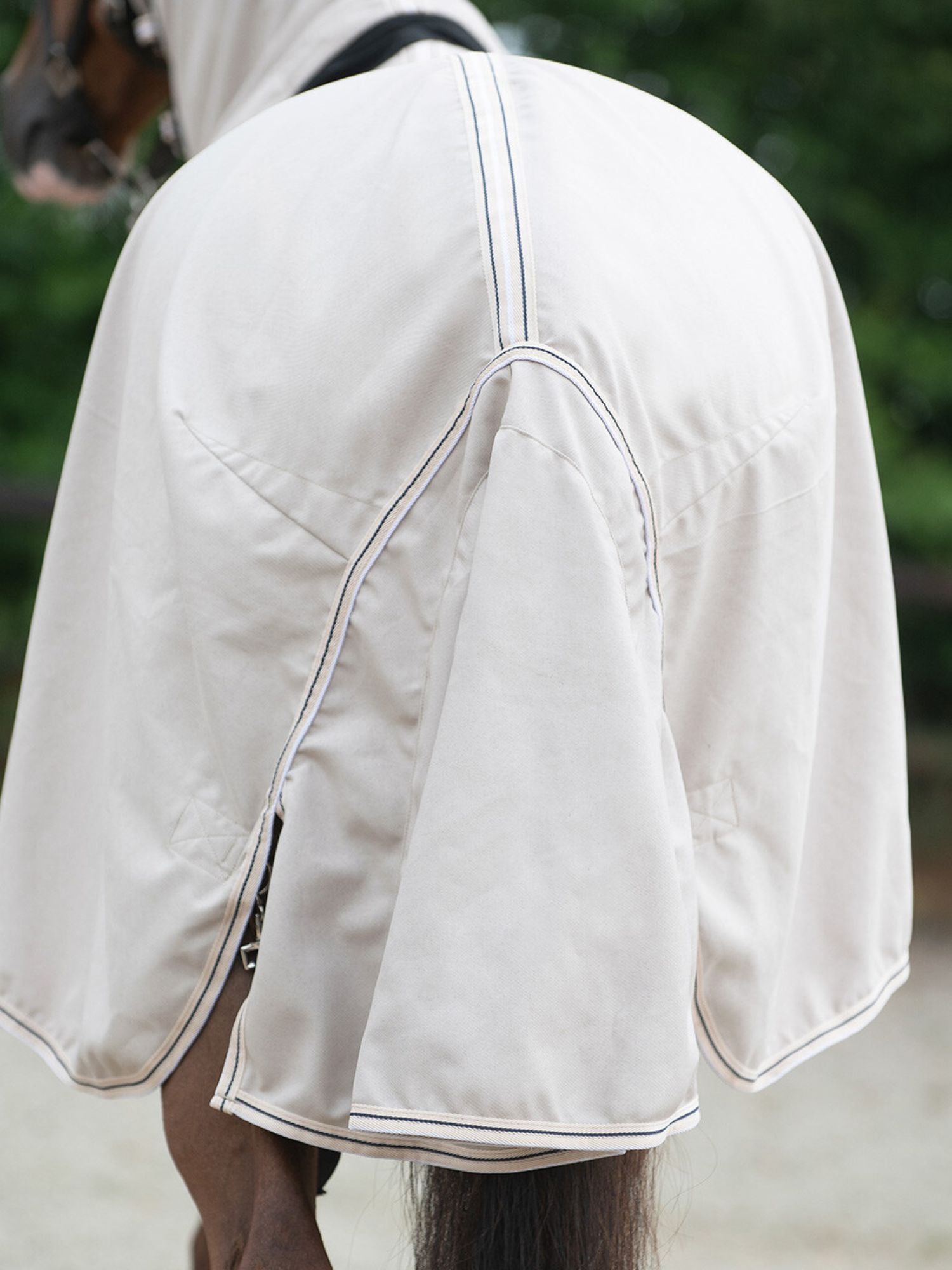 Eksemtäcke Med Hals Beige